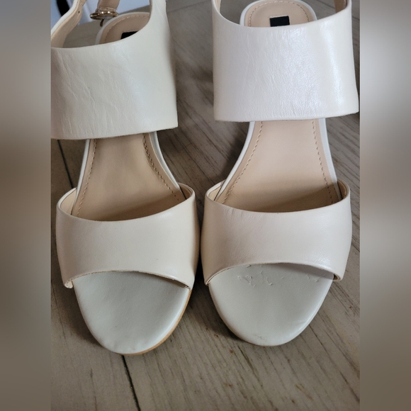 DKNY HEELS - Picture 8 of 10